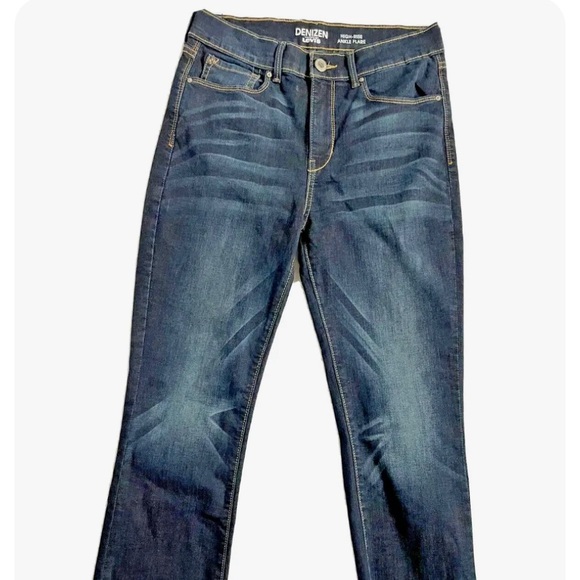 Levi's Women's Denim Jeans Dark Washed Stretch W30 EUC - Picture 9 of 10